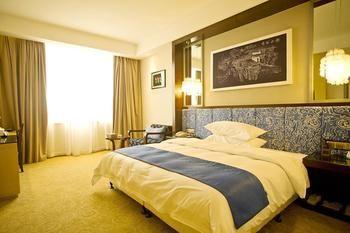 Miaozu Buyi Hotel Fenghuang Dış mekan fotoğraf