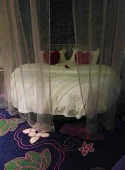 Miaozu Buyi Hotel Fenghuang Dış mekan fotoğraf