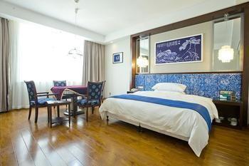 Miaozu Buyi Hotel Fenghuang Dış mekan fotoğraf