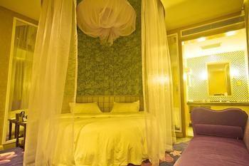 Miaozu Buyi Hotel Fenghuang Dış mekan fotoğraf