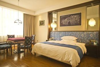 Miaozu Buyi Hotel Fenghuang Dış mekan fotoğraf