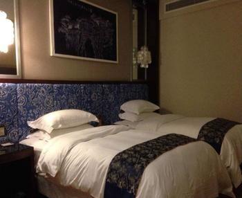Miaozu Buyi Hotel Fenghuang Dış mekan fotoğraf